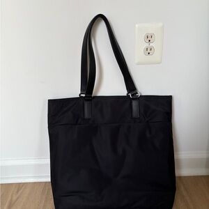 Lo & Sons Classic Black Tote